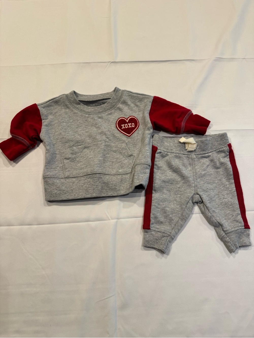 Carter’s Gray & Red Sweatshirt Set with XOXO Heart Like New!